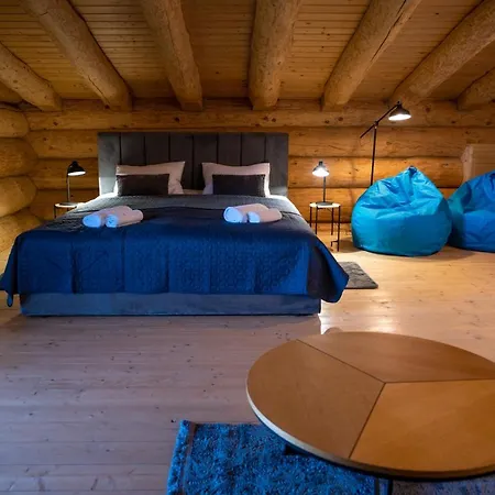 Paradise Hotel *